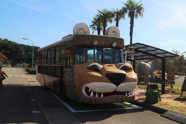 safari-bus1